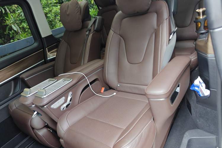 Used Mercedes-Benz V-Class 2024 V 300 Pilot Edition Left Rear Seat