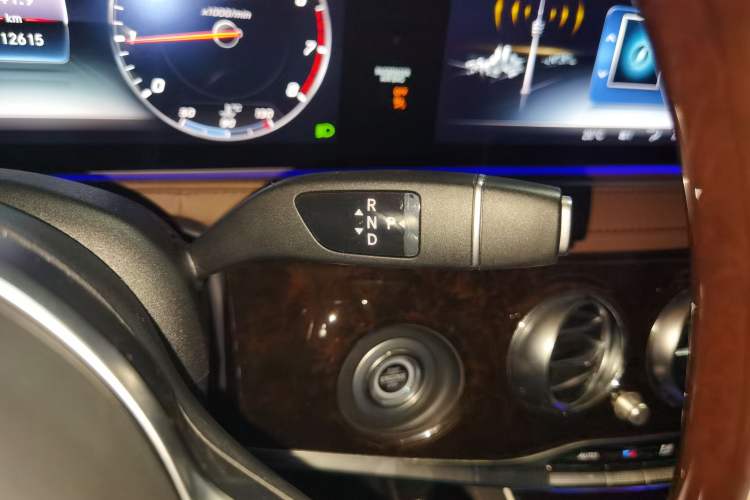 Used Mercedes-Benz Maybach S-Class 2019 S 560 4MATIC Gear Lever