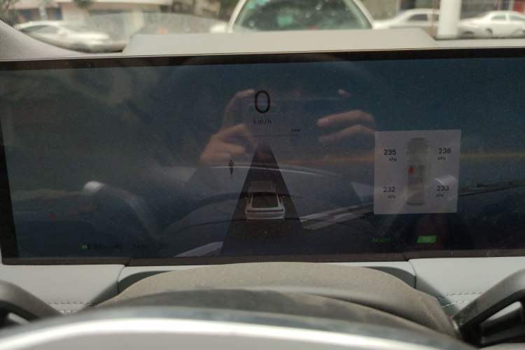 Used Geely Galaxy E8 2024 550 km Range Rear-Drive MAX
