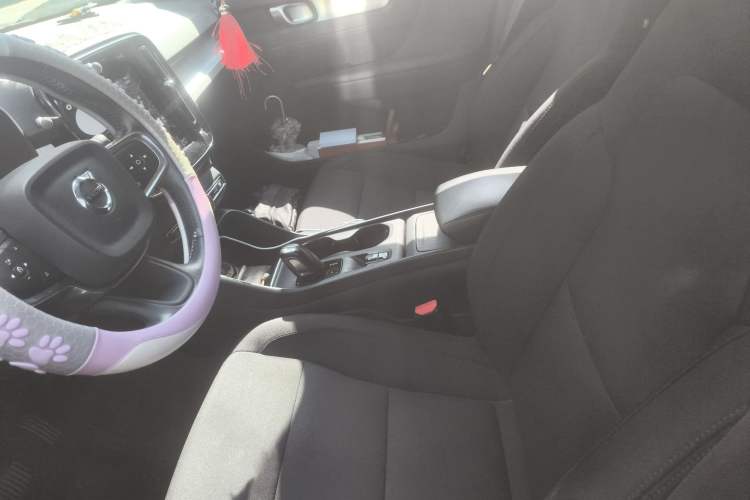 Used Volvo XC40 2021 T4 4x4 SmartDrive Fashion Edition Left Front Seat