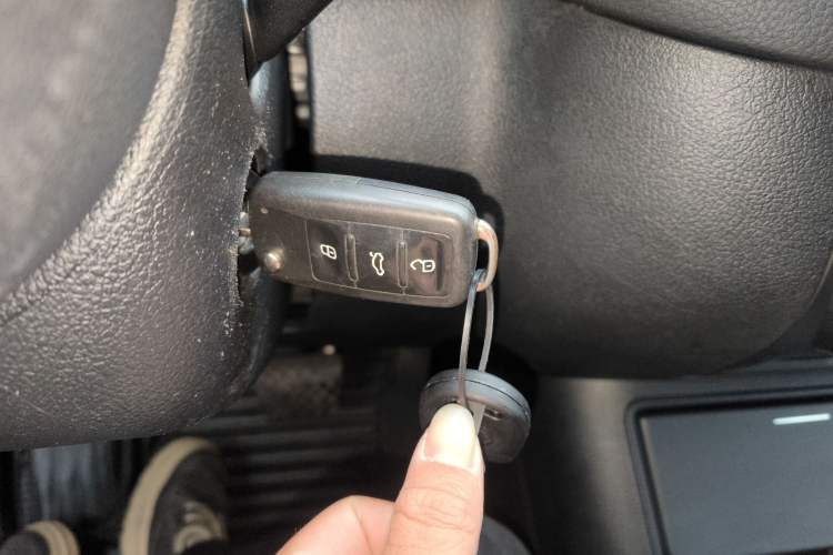 Used Volkswagen Tiguan 2017 300TSI Automatic Two-Wheel Drive Silk Road Comfort Edition Vehicle Key