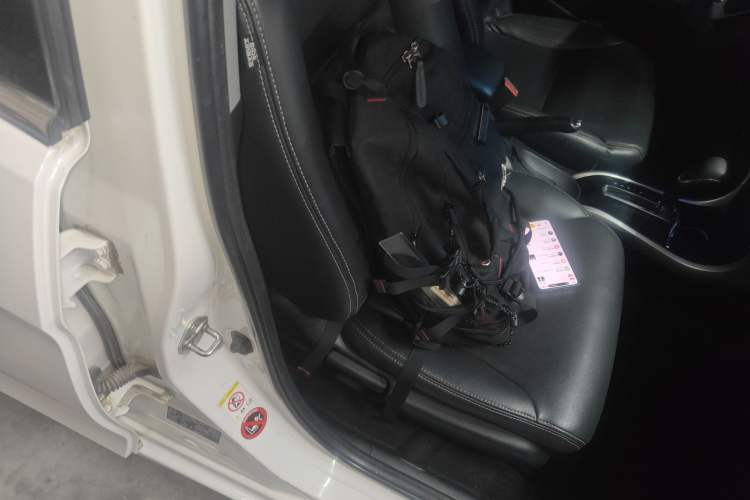 Used Honda Crider 2016 1.8L CVT Luxury Edition Right Front Seat