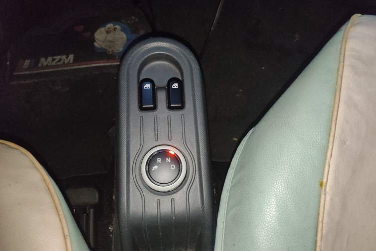 Used Wuling Hongguang MINIEV 2022 Macaron Premium Model – Lithium Iron Phosphate Gear Lever