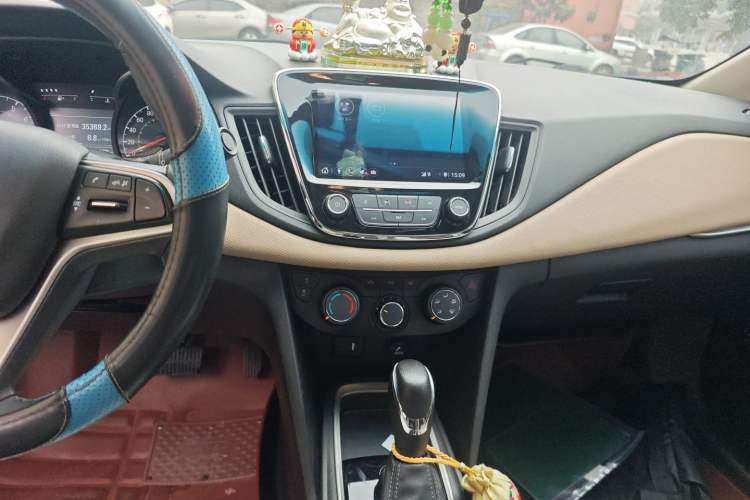 Used Chevrolet Monza 2020 320 Automatic Enjoyment Edition Audio And AC Panel