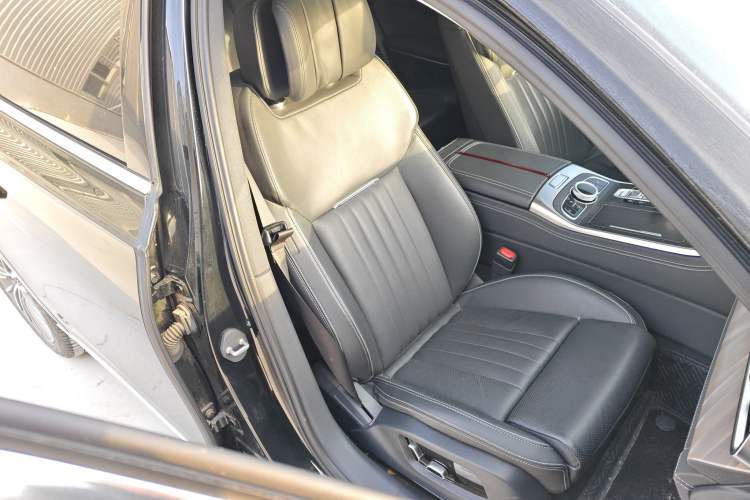 Used Hongqi H9 2023 2.0T Smart Connect Flagship Edition