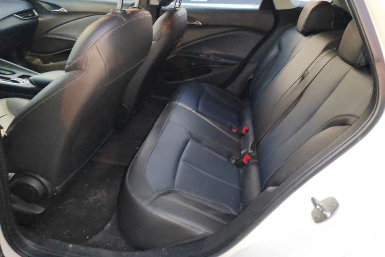 Used Buick Velite 6 2023 Revised Version 430 km Range – Commuter Edition Left Rear Seat