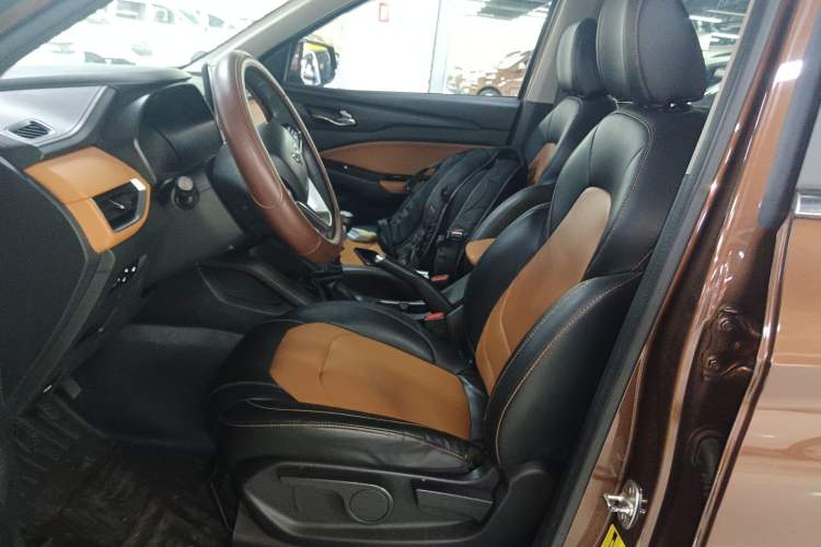 Used Wuling Hongguang S3 2019 1.5L Manual Luxury Model China VI Standard
