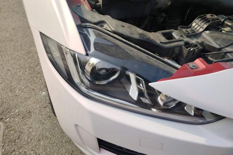 Used Jaguar XE 2015 2.0T 200 PS R-Sport