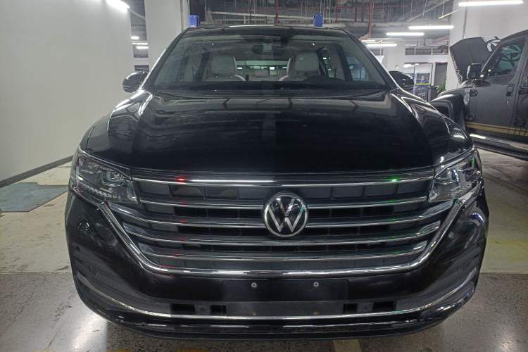 Used Volkswagen Viloran 2023 380TSI Luxury Edition Front