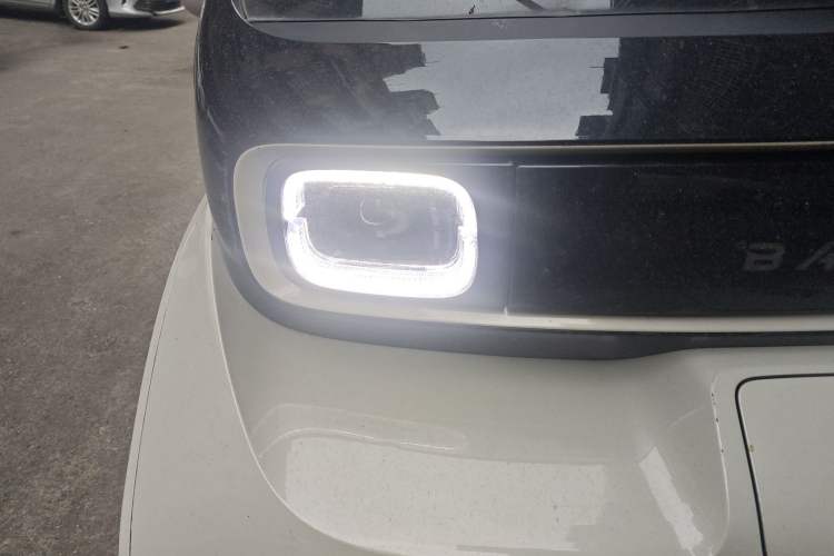 Used Baojun KiWi EV 2022 Artist Lite Edition Ternary Lithium Right Front Headlight