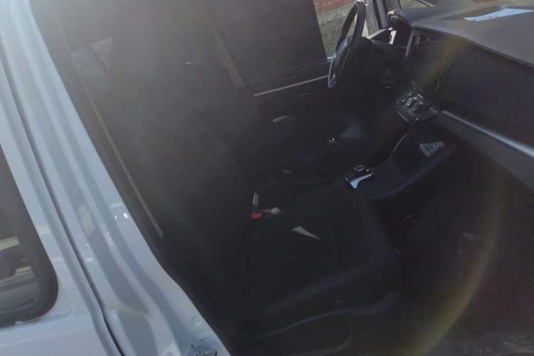 Used FORTHING Lingzhi M5 2022 Comfort Model 7 Seats
