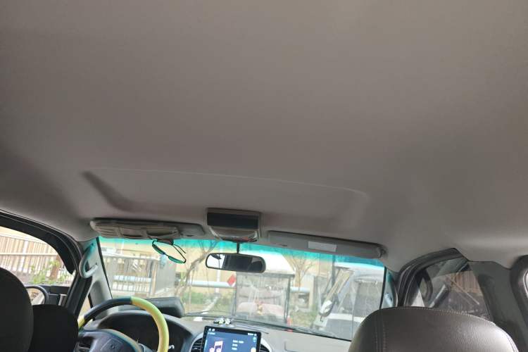 Used FORTHING Lingzhi 2013 M5 Q3 2.0L 7-seat Long-wheelbase Luxury Model
