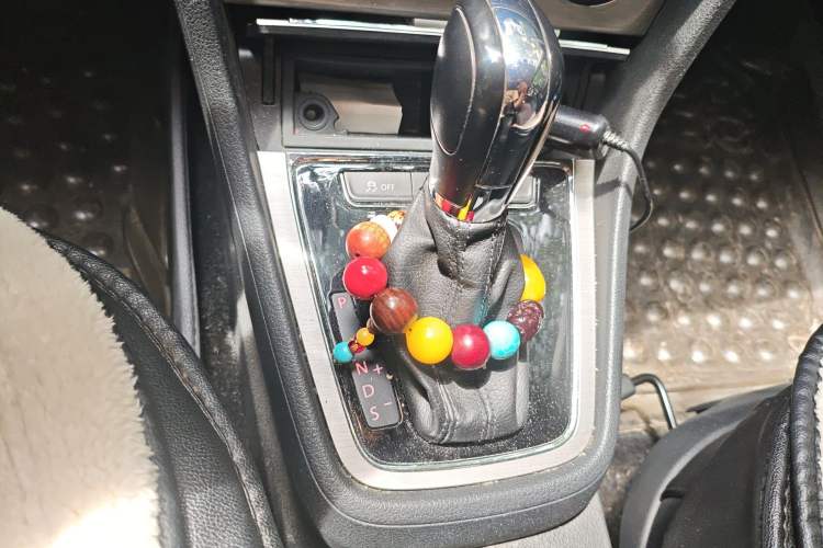 Used Volkswagen Lavida 2013 1.4TSI DSG Comfort Edition Gear Lever