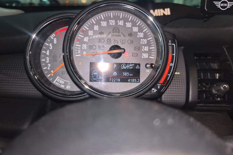 Used MINI 2016 1.5T COOPER Five-Door Edition Odometer Close Up