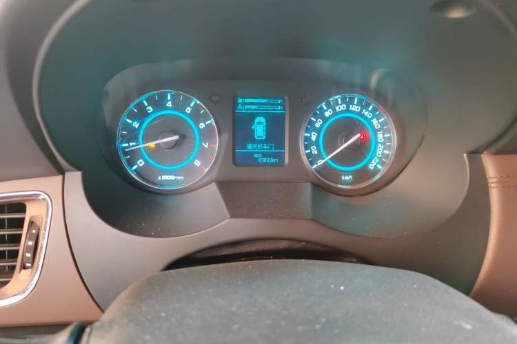 Used JAC Group Refine M5 2017 2.0T Gasoline Manual Business Edition
