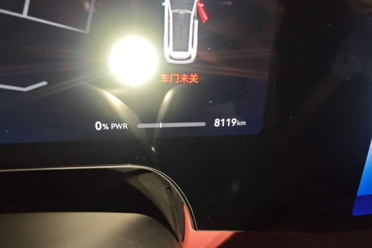 Used Hima AITO M8 2025 Extended-Range Max+ Version 53.4 kWh 5-Seater Edition Odometer Close Up