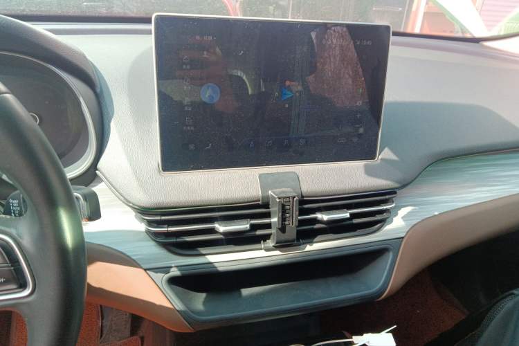 Used Hongqi E-QM5 2024 610 km PLUS Audio And AC Panel