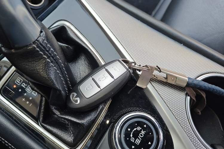 Used Infiniti Q50 2014 2.0T Luxury Edition Interior 1