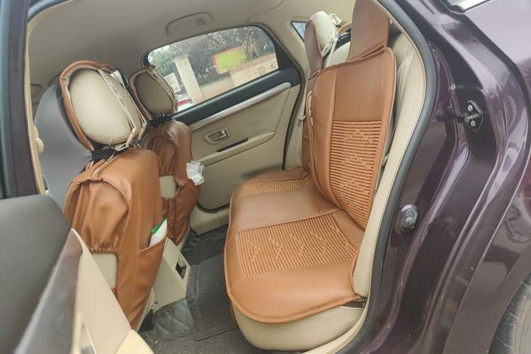 Used Lotus L5 2011 Sedan 1.6L Automatic Fashion Navigation Edition