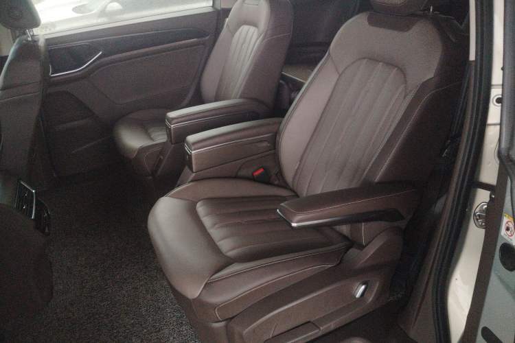 Used Volkswagen Viloran 2024 330TSI Luxury Edition
