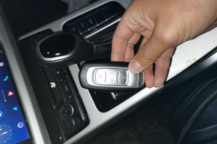 Used Geely Auto Emgrand X7 Sport 2018 1.8TD Automatic Two-Wheel Drive Zhiya Model