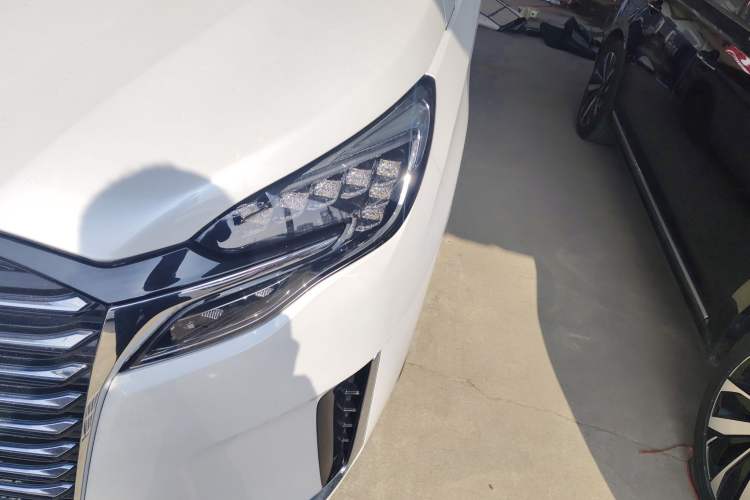 Used Buick GL8 2023 ES Lu Zun Deluxe Model
