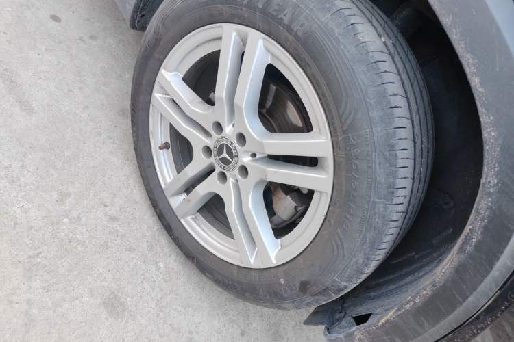 Used Mercedes-Benz GLB 2021 GLB 200 Dynamic Edition Right Front Wheel Hub