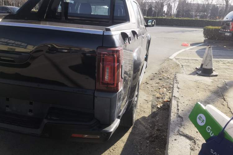 Used JMC Yuhu 9 2019 2.0T Automatic Gasoline 4x4 Comfort Edition
