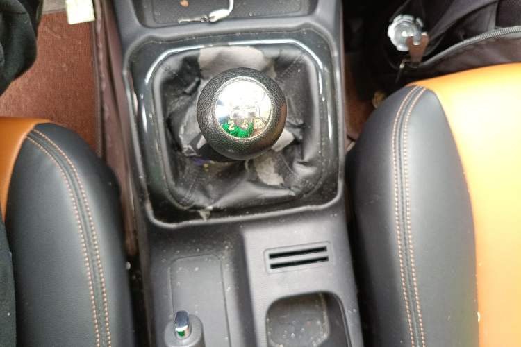 Used CHANGAN OSHAN X70A 2019 1.5L Manual Standard Version China VI Gear Lever