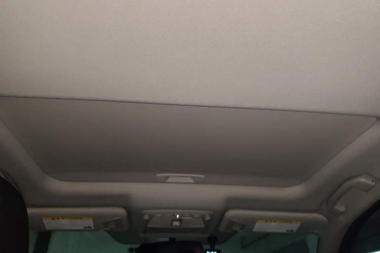 Used Infiniti Q50L 2018 2.0T Enjoyment Version China VI Standard Headliner