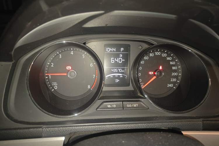 Used Volkswagen Lavida 2017 1.6L Automatic Comfort Edition Instrument Cluster