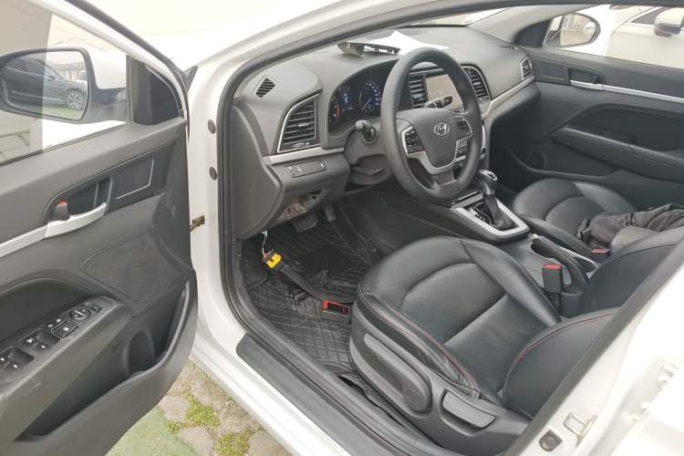 Used Hyundai Elantra (6th Generation / Lingdong) 2018 1.6L Automatic 15th Anniversary Special Edition Driver Seat