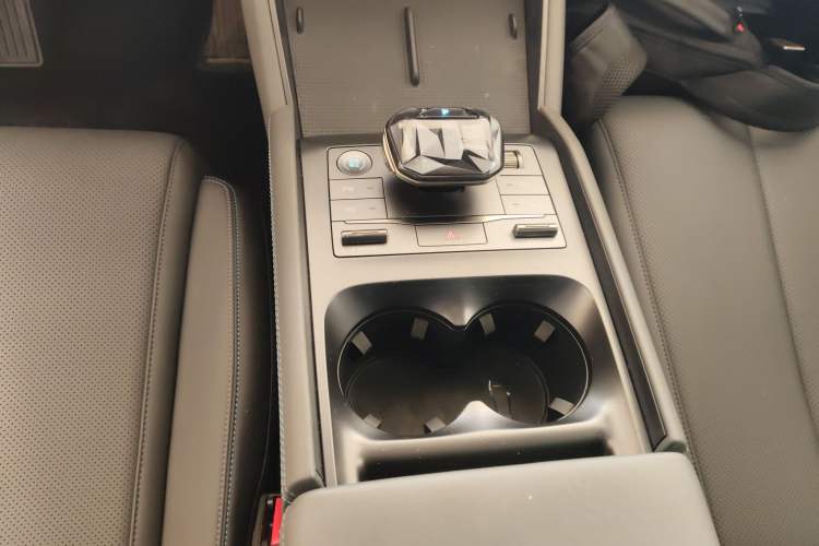 Used BYD Qin L 2025 DM-i Smart Drive 120KM Leading Model