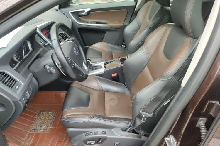 Used Volvo XC60 2017 T5 AWD Smart Drive Edition
