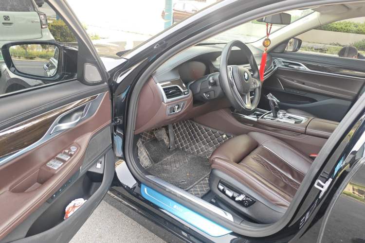 Used BMW 7 Series 2021 730Li Luxury Package