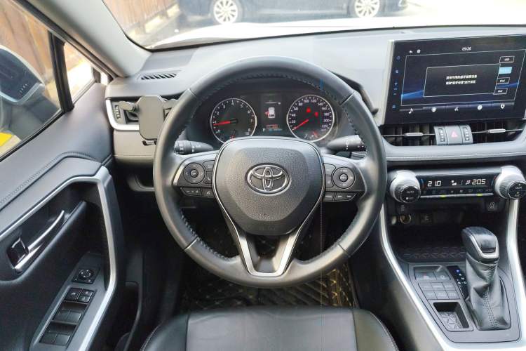 Used Toyota Wildlander 2021 2.0L CVT 4x4 Luxury Edition