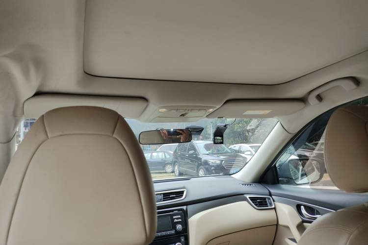 Used Nissan X-Trail 2015 2.0L CVT Comfort MAX Edition 2WD