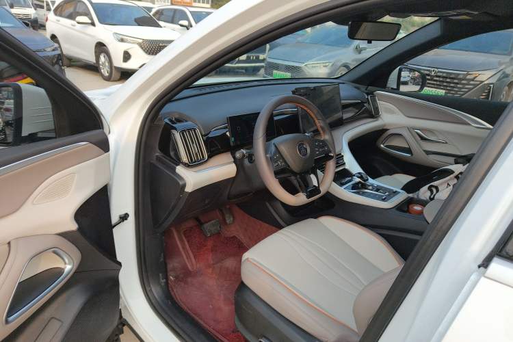 Used BYD Song Pro New Energy 2024 HONOR Edition DM-i 110KM Beyond Model
