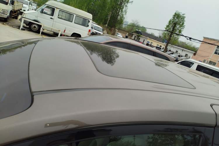 Used Buick GL8 2023 Facelifted Land Cruiser Executive Luxury Version Roof