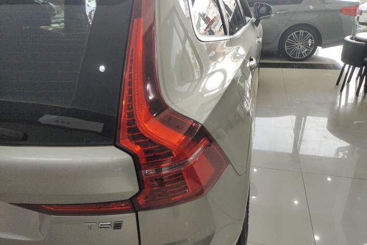 Used Volvo XC60 2019 T5 4x4 Smart Edition China V Standard
