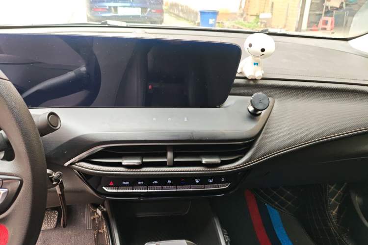 Used Buick Verano 2023 Pro Enjoyment Edition Audio And AC Panel