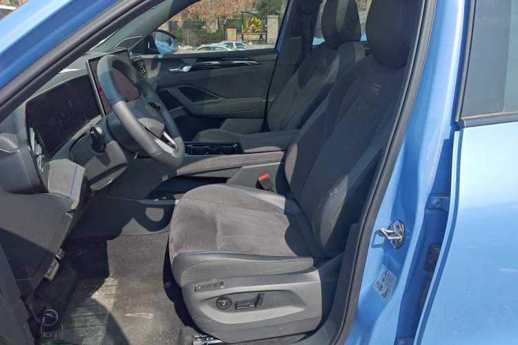 Used Volkswagen Tiguan L 2024 PRO 380TSI Four-Wheel Drive R-Line Prestige Edition Left Front Seat