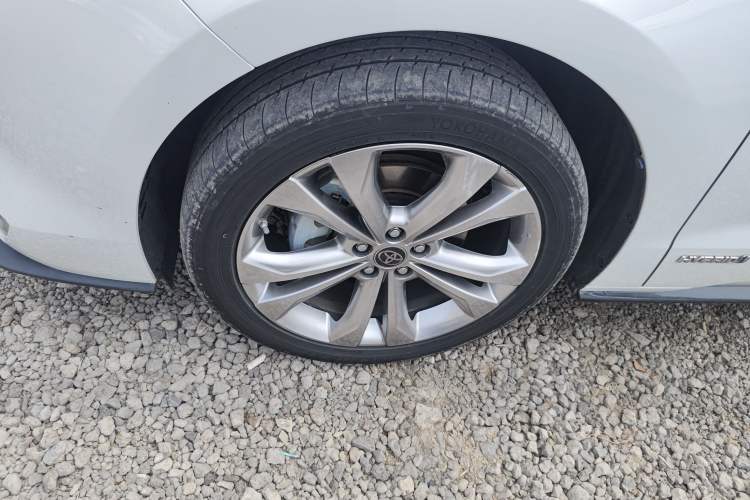 Used Toyota SIENNA 2021 2.5L Hybrid Ultimate Edition Left Front Wheel Hub