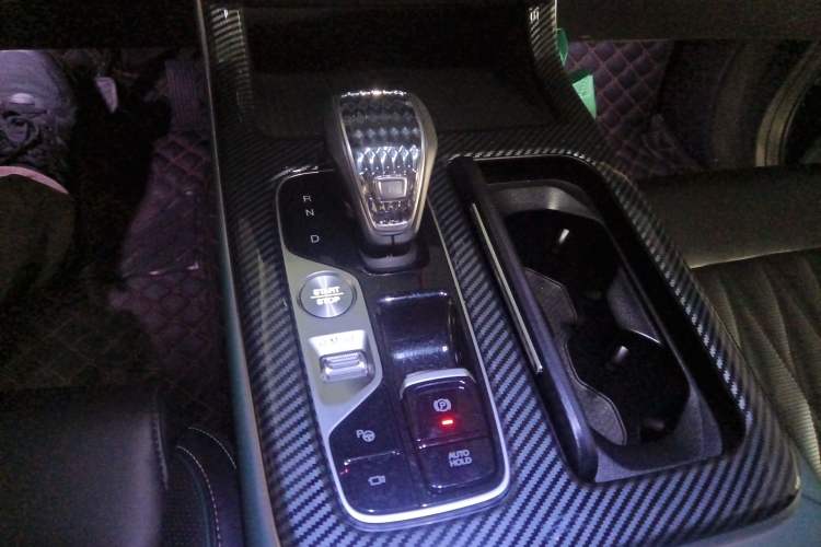 Used GAC Trumpchi GS8 2022 Flagship Series 2.0 TGDI Two-Wheel-Drive Prestige Edition (7 Seats) Gear Lever