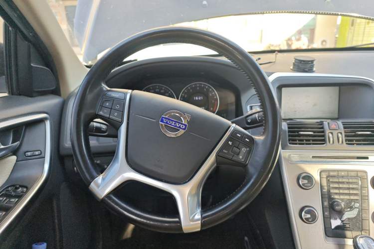 Used Volvo XC60 2012 T5 Comfort Edition Steering Wheel