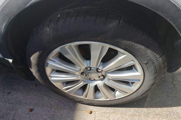 Used Land Rover Range Evoque 2016 2.0T SE Smart Glow Edition Right Front Wheel Hub