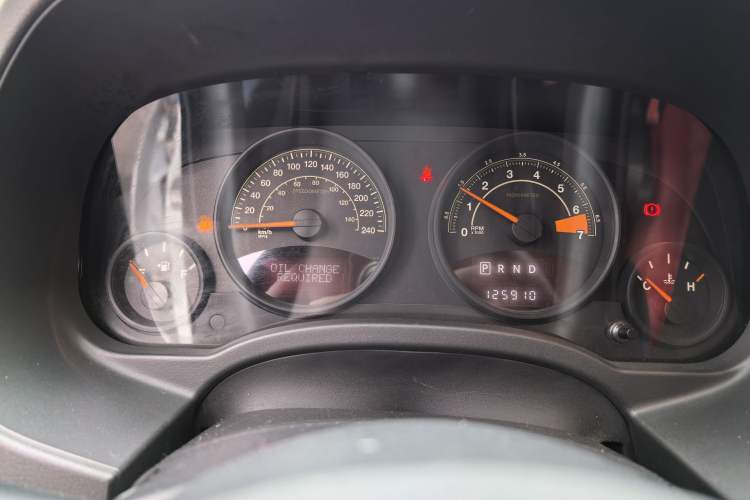 Used Jeep Compass 2014 2.0L two-wheel drive sport version
