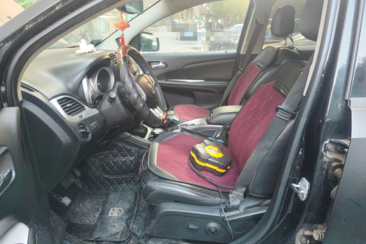 Used Dodge Journey 2013 2.4L Two-Wheel Drive Luxury Version
