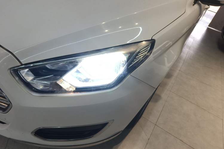 Used Ford Escort 2017 Revised Version 1.5L Automatic Comfort Edition Left Front Headlight