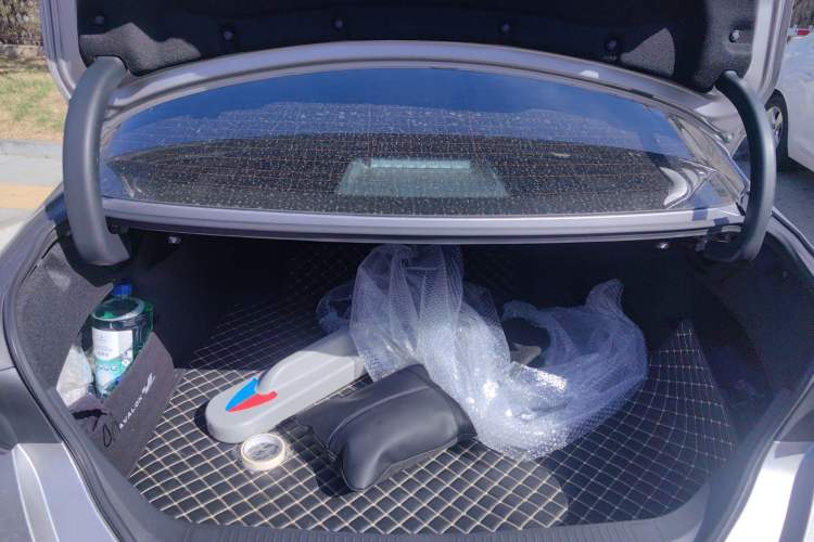 Used Toyota Avalon 2021 2.5L Luxury Edition Trunk